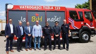 Foto / Novo vatrogasno vozilo za tuzlanske heroje: Svjetsko, a naše!