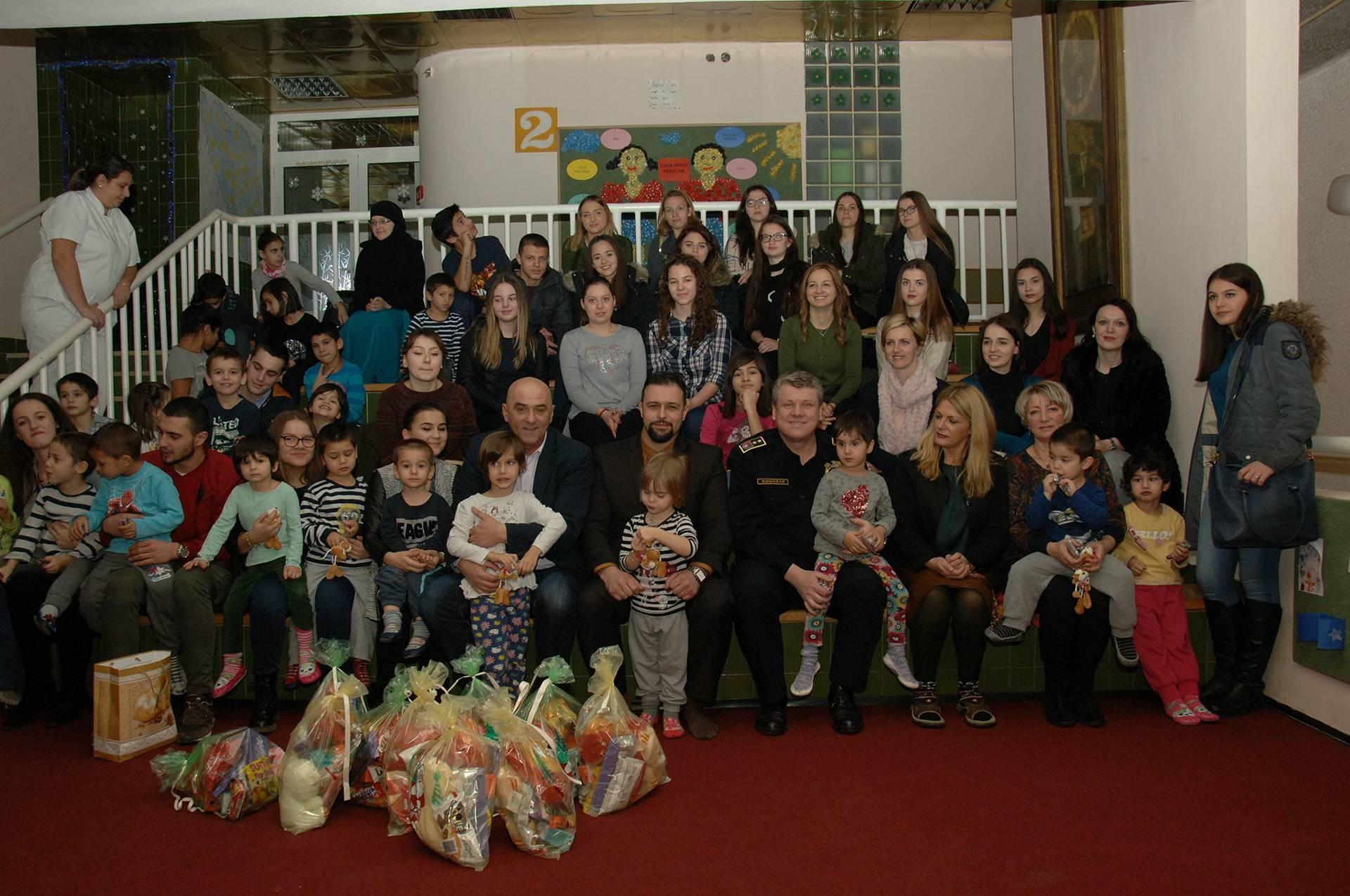 Ministar Mulabdić: Nijedno dijete za Novu godinu ne bi trebalo biti bez paketića
