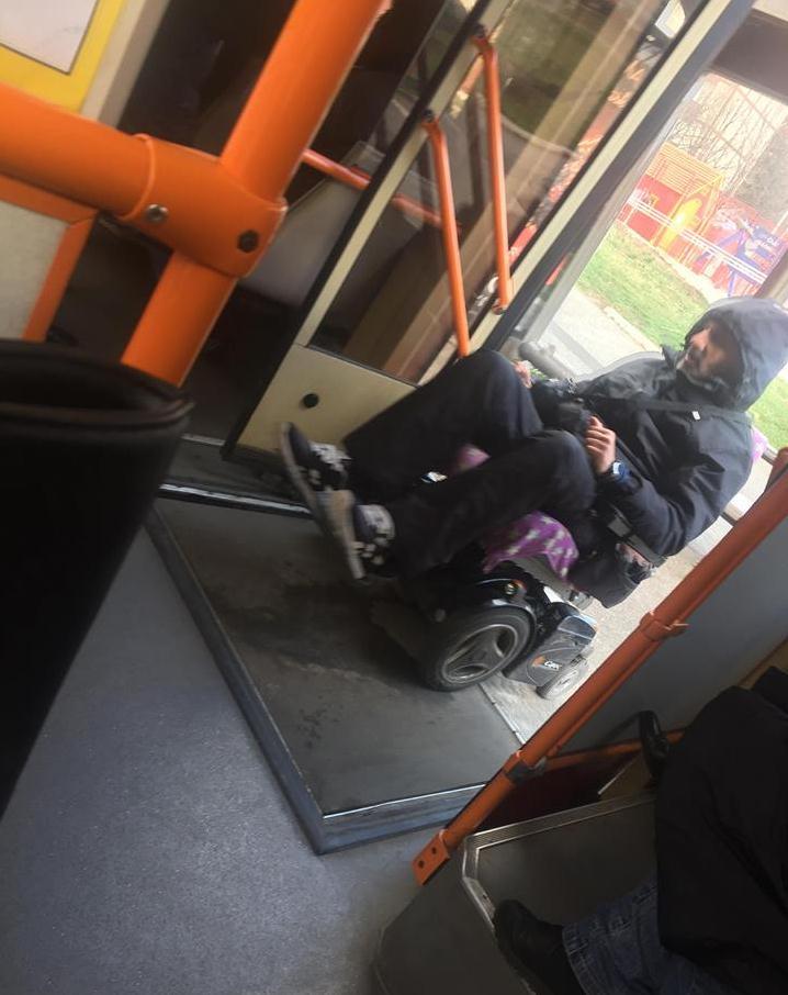Beogradski trolejbus ima rampe za invalide - Avaz