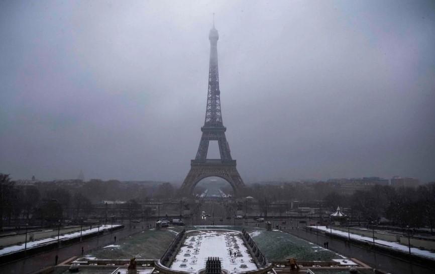 Snježne padavine izazvale haos širom svijeta, zatvoren Ajfelov toranj