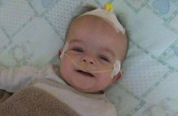 Mališan prebrodio dvije operacije na srcu: Asmirova dvodnevna hrana košta 125 eura
