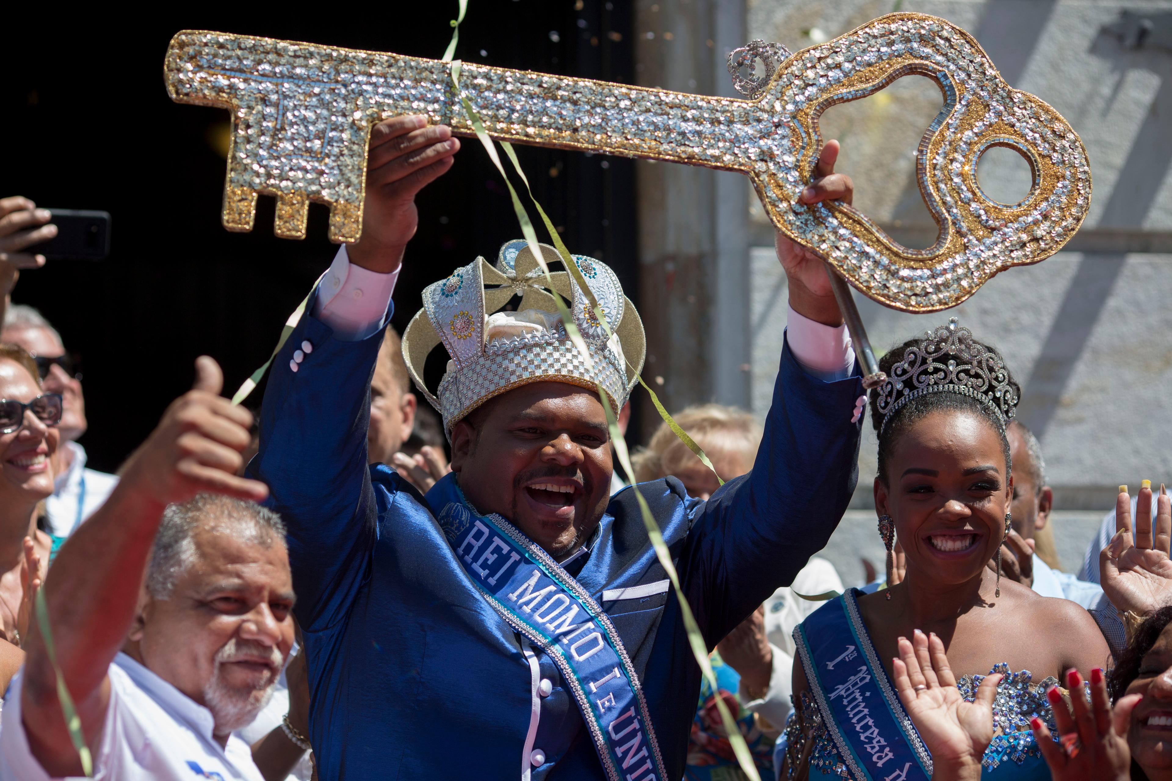Počeo karneval u Rio de Žaneiru, kralju Momu uručeni ključevi grada