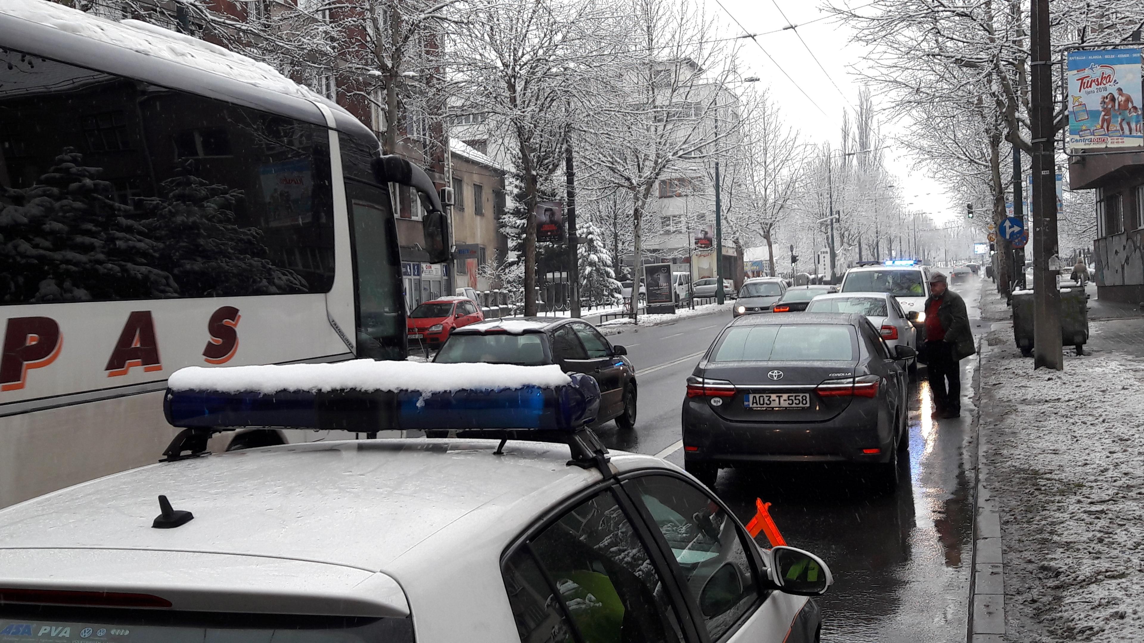 Saobraćajna nezgoda u centru Sarajeva prouzrokovala velike gužve