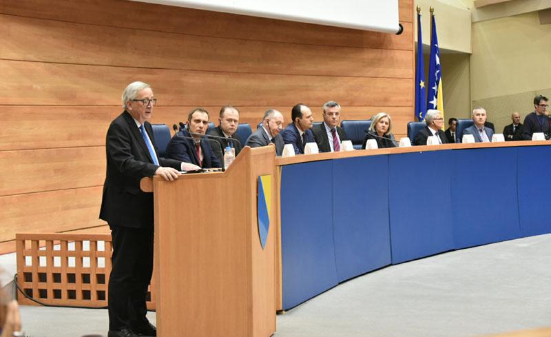 Junker se obratio u Parlamentu BiH: Vaša budućnost je EU