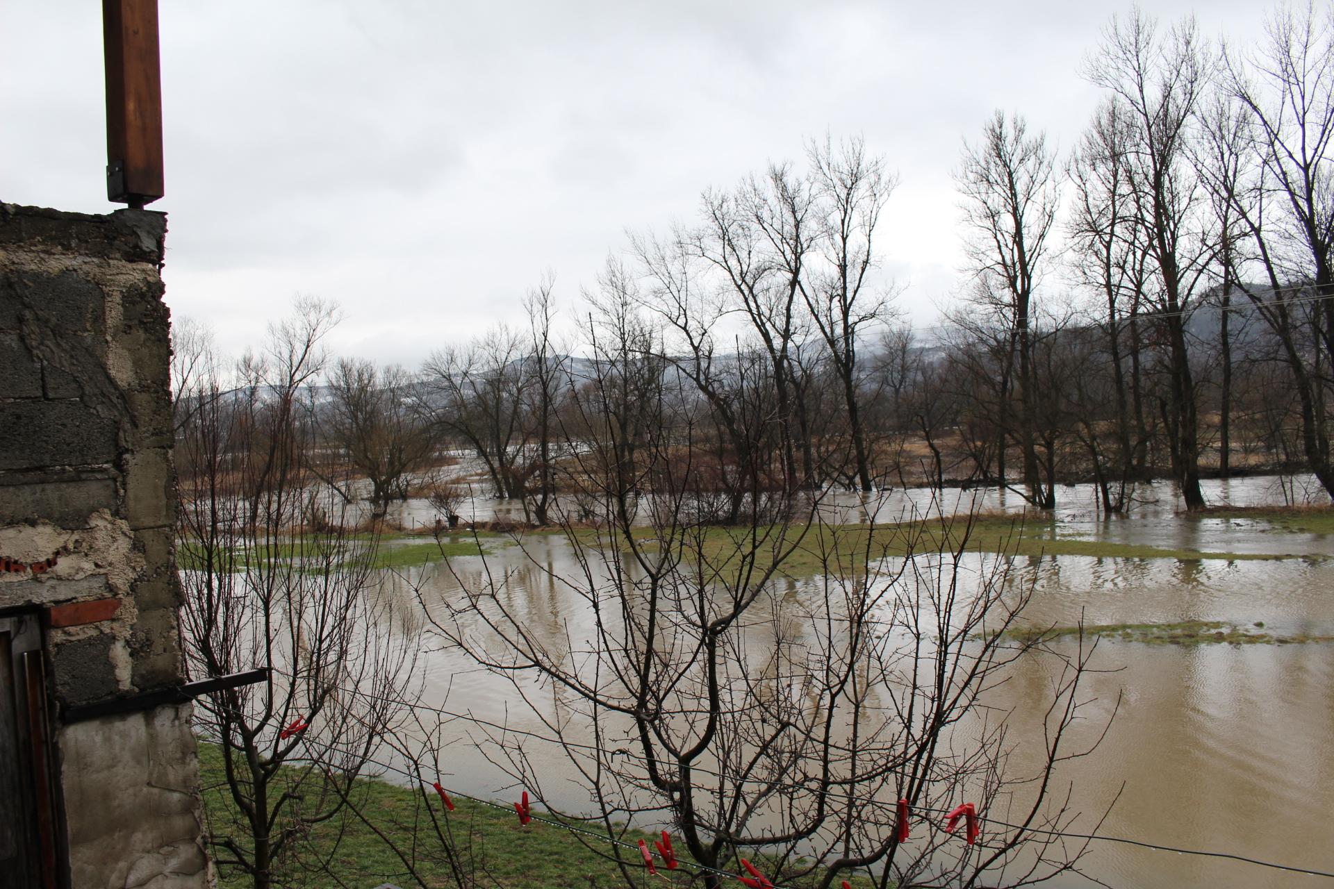 Izlila se Spreča, poplavljeno 160 hektara plodne oranice