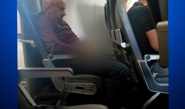 Putnik šokirao sve u avionu: "Bio je pijan kao letva, a onda je učinio nešto odvratno"