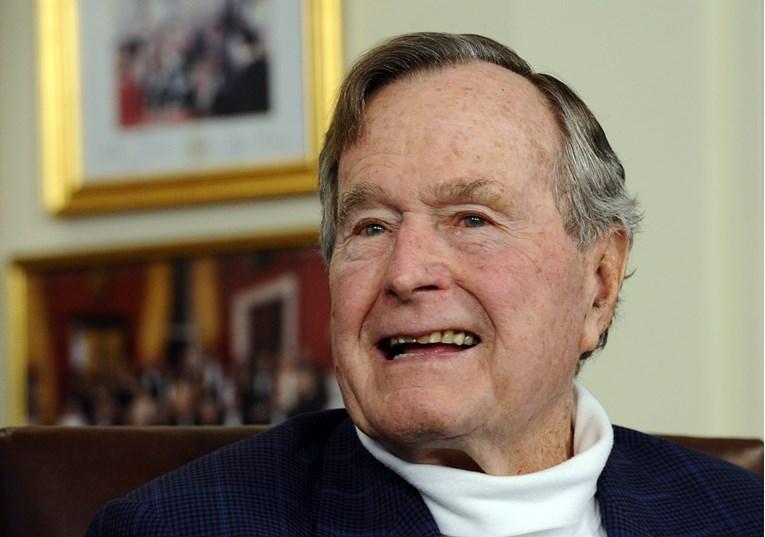 Džordž Buš stariji izašao iz bolnice