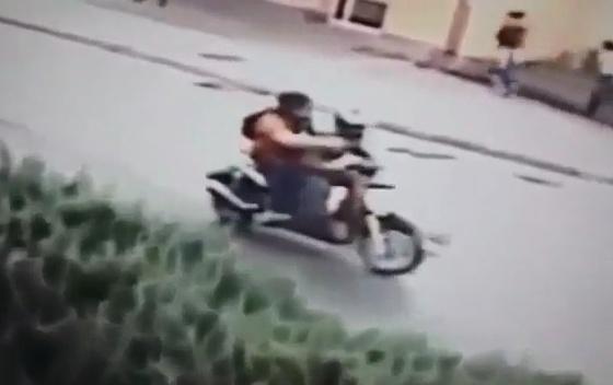Crna Gora: Objavljen uznemirujući snimak pucnjave s motocikla, napadač nije mario što je dijete u blizini