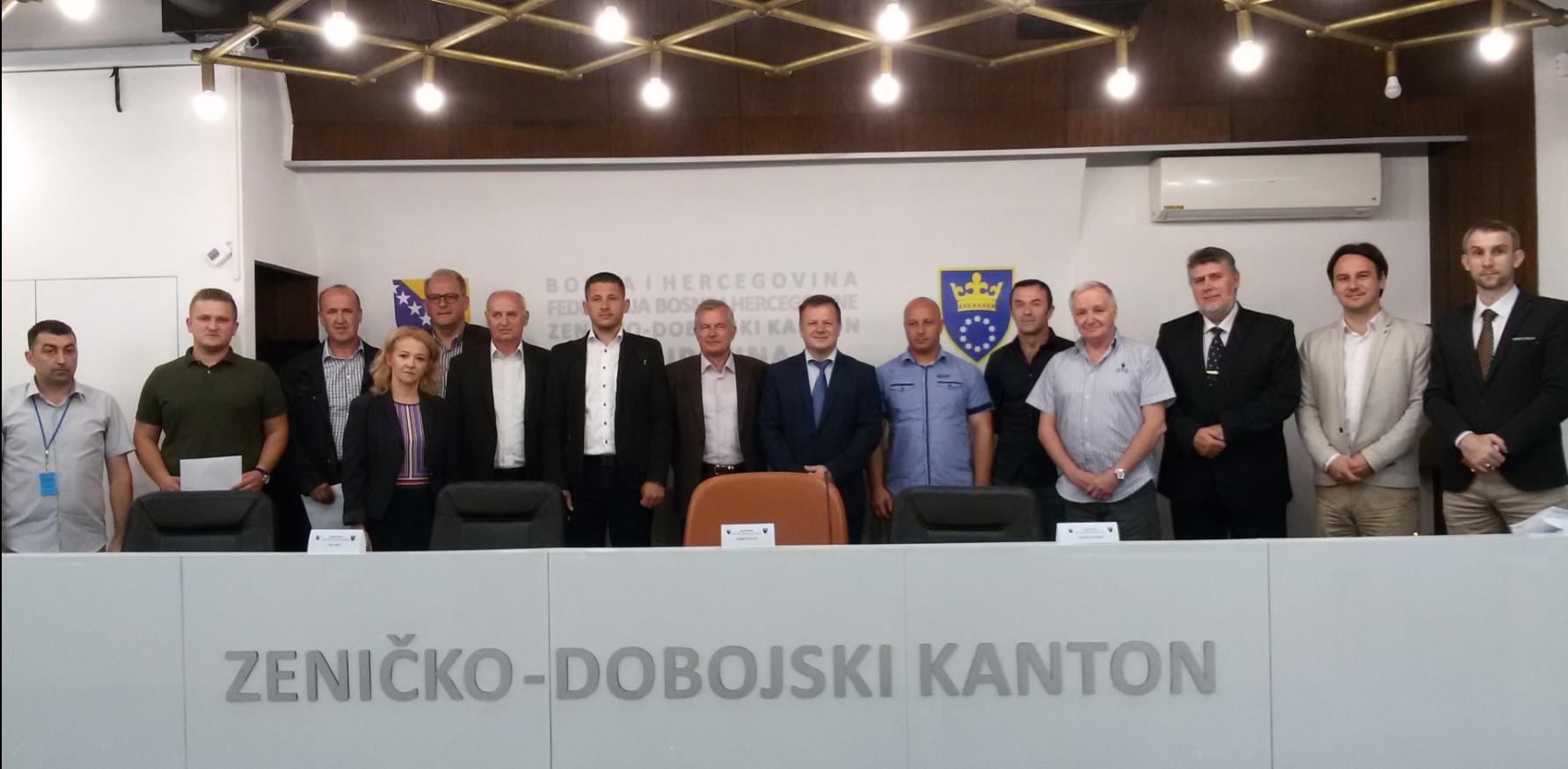 Ministar Fahrudin Brkić potpisao ugovore: Za 81 projekt zaštite okoliša u ZDK 800.000 maraka