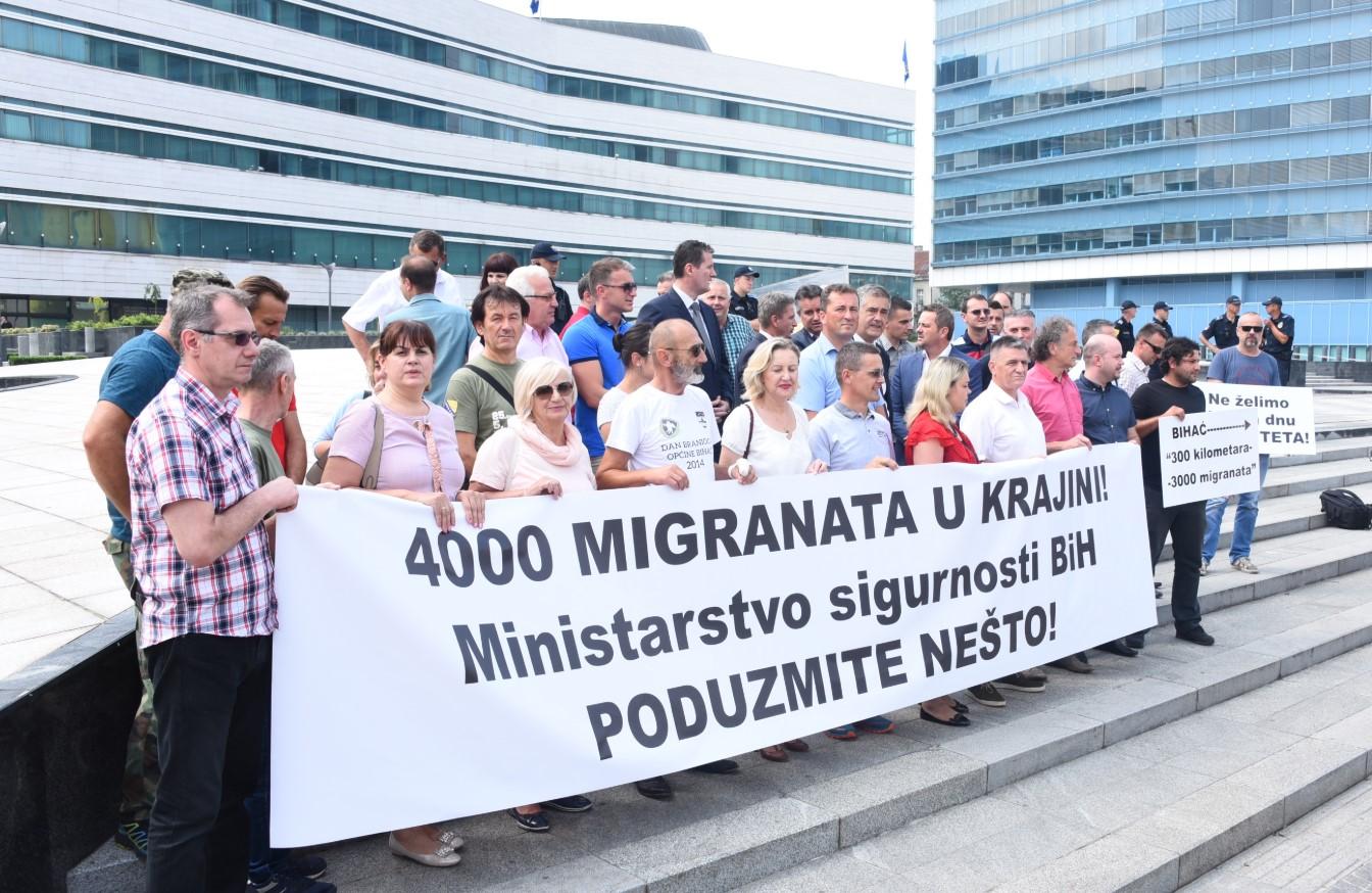 Protesti zbog migranata: Delegacija iz Bihaća sa Semihom Borovac, uskoro sastanak i sa Vigemarkom