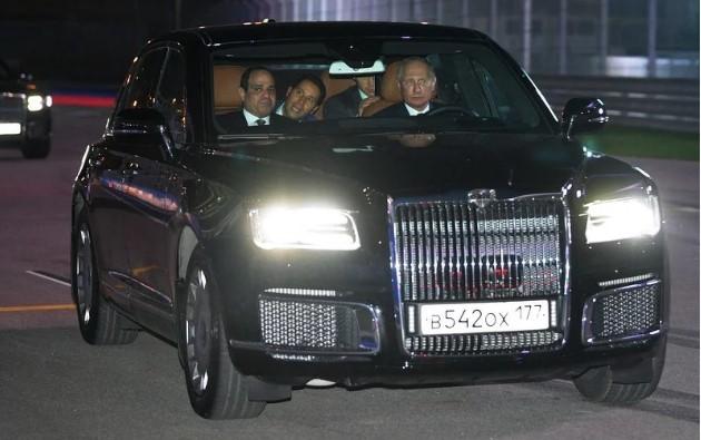 Putin provozao egipatskog predsjednika stazom na kojoj se vozi utrka Formule 1: Morao mu je pokazati ovu moćnu limuzinu