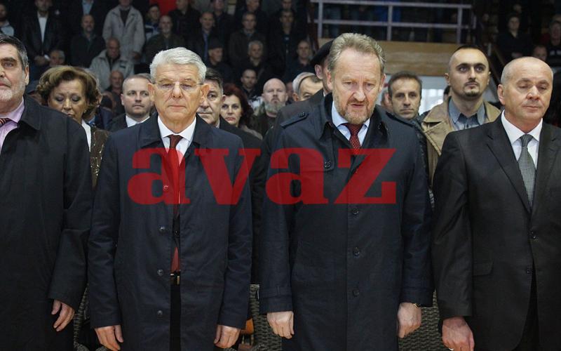 Džaferović i Izetbegović u prvom redu - Avaz