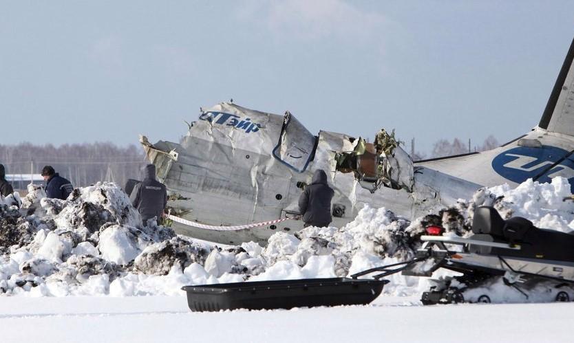 Avion se srušio prilikom pokušaja slijetanja - Avaz