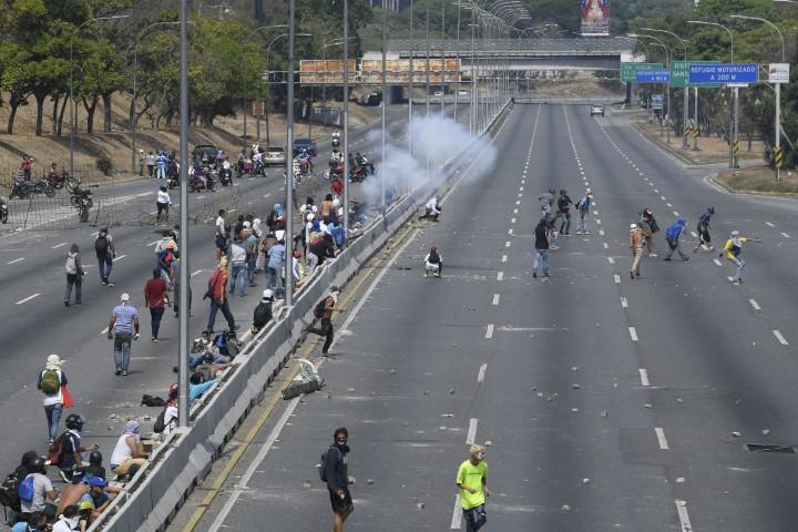 U Venecueli i dalje haotično, na ulicama i Madurove i Gvajdove pristalice