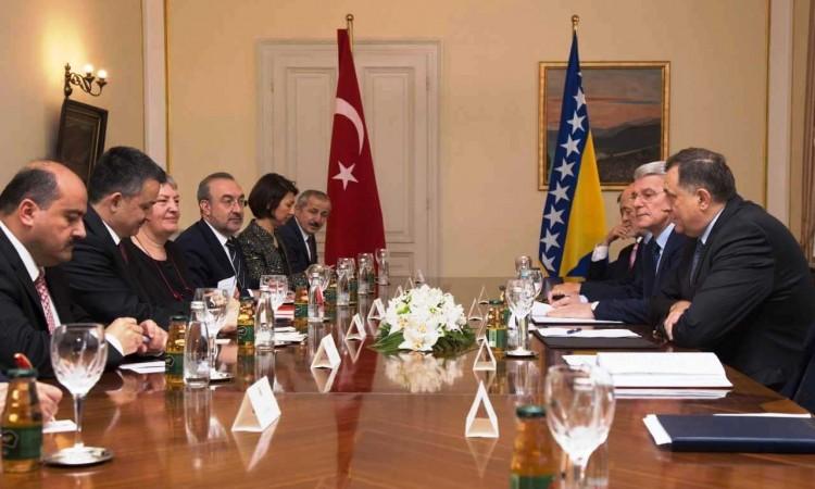 Članovi Predsjedništva pozvali Erdoana da posjeti Bosnu i Hercegovinu