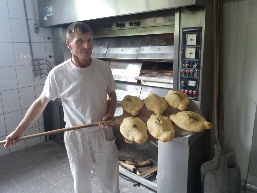 U pekari „Redžić“ peciva se prave na isti način kao i prije stotinu godina - Avaz