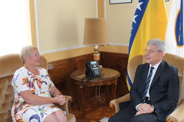Džaferović primio u oproštajnu posjetu njemačku ambasadoricu Hohman