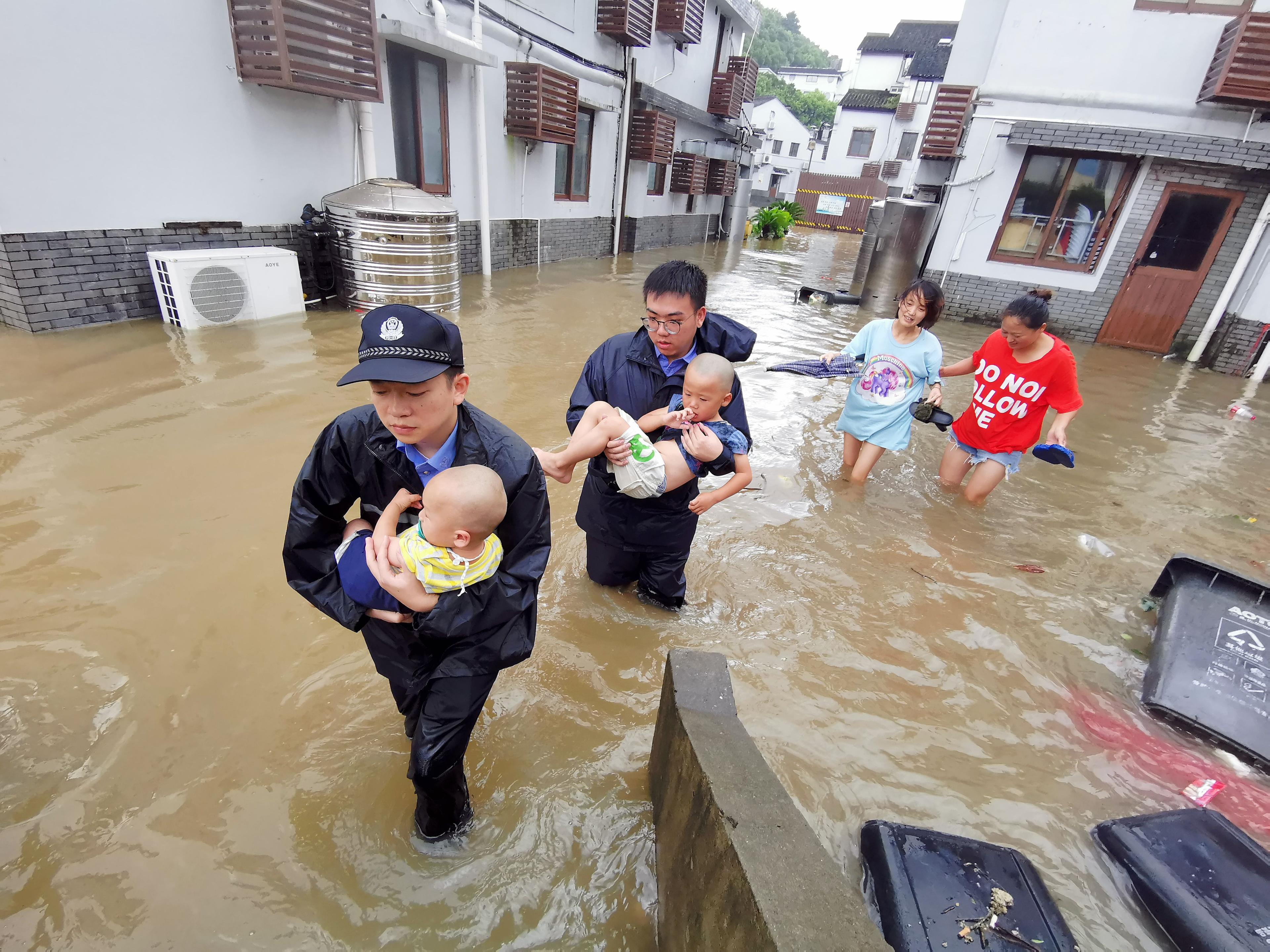 Tajfun poharao Kinu: 28 mrtvih, 20 nestalih, milion evakuiranih...