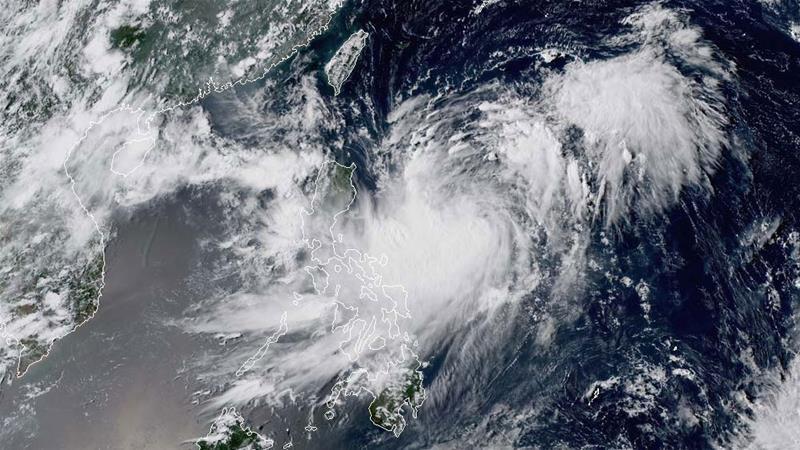 Tajfun Bailu zatvorio škole i kompanije