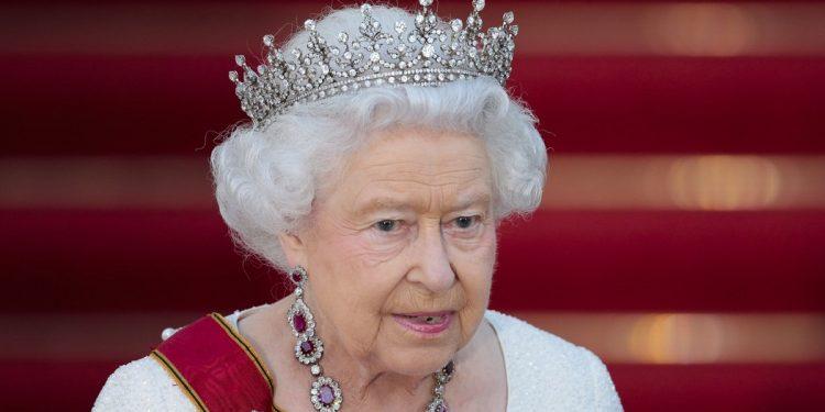 Kraljica se oglasila o odluci princa Harija i Megan: Složeno je...