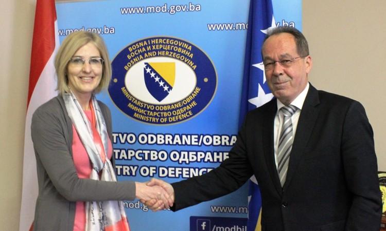 Podžić i Hartman razgovarali o saradnji ministarstava odbrane BiH i Austrije