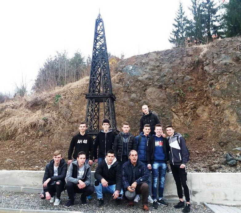 Učenici izradili maketu Ajfelovog tornja visoku 6 metara