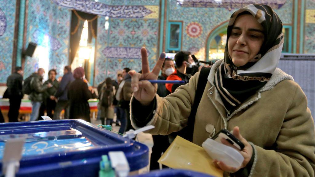 Na iranske izbore izašlo manje od polovine birača