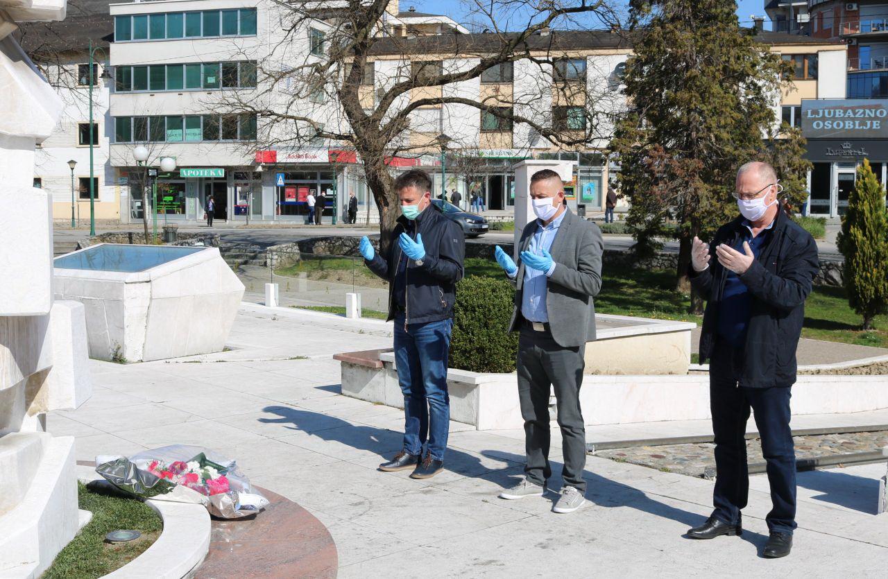 Delegacija Grada položila cvijeće - Avaz
