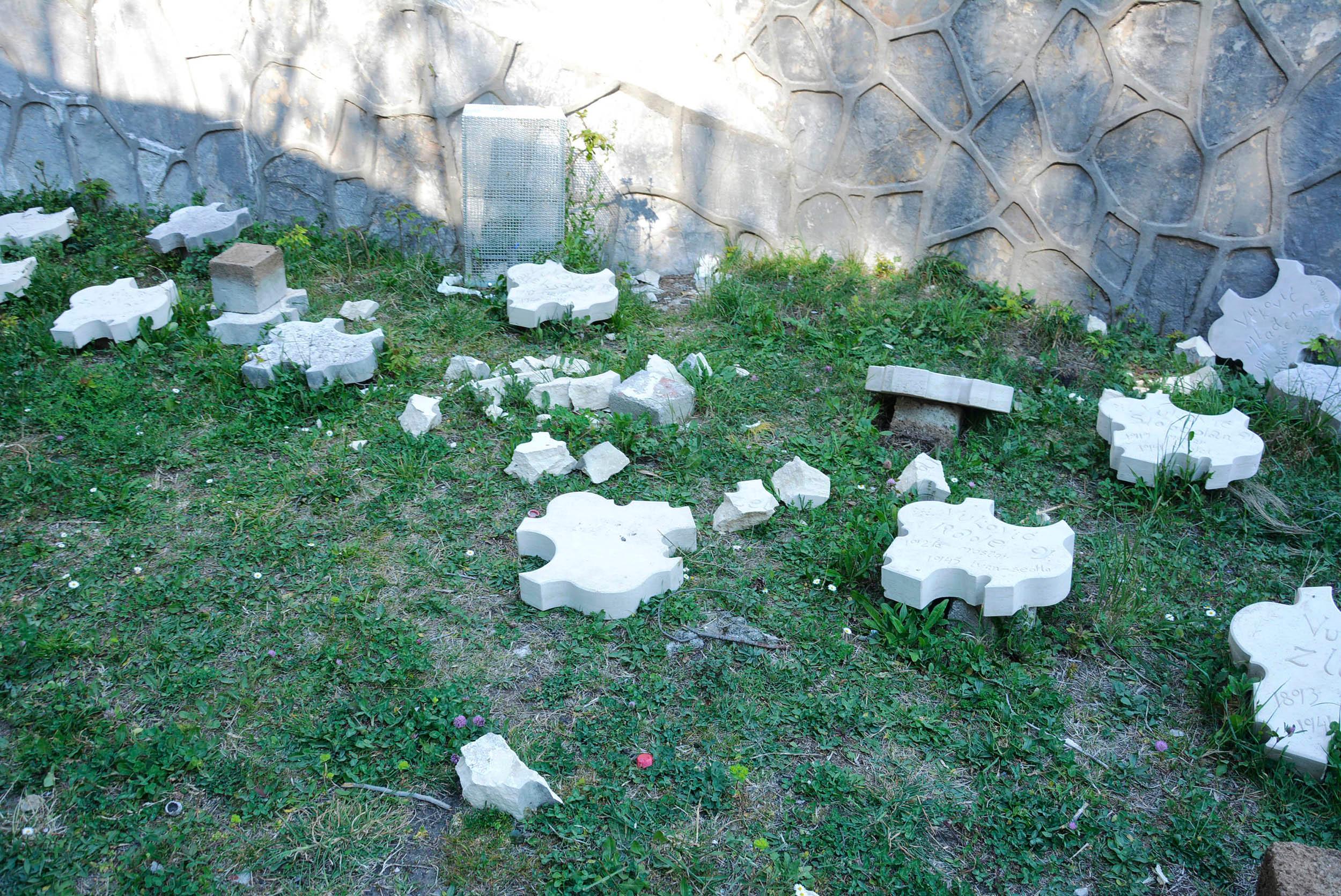Novo iživljavanje vandala na Partizanskom spomen- groblju