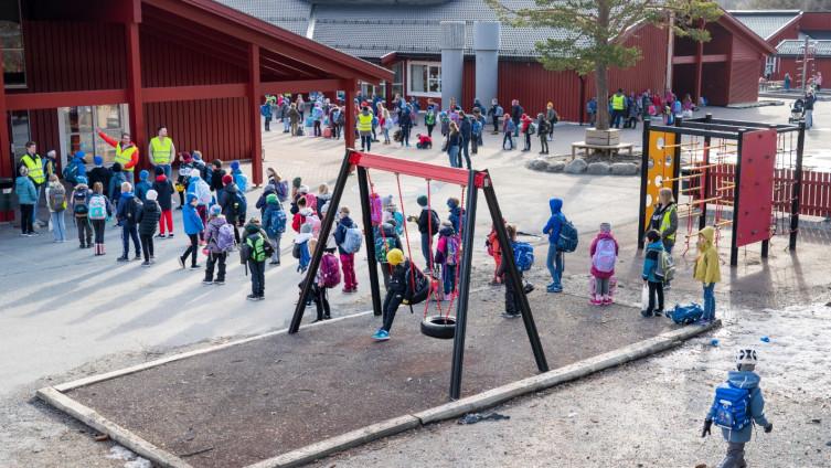 Norveška ponovo otvorila škole, frizerske i ostale salone