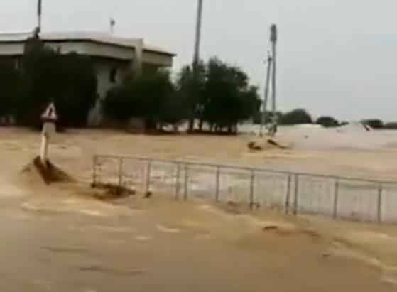 Pucanje brane izazvalo poplave - Avaz
