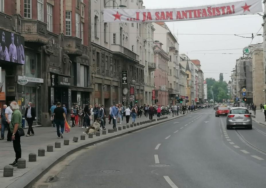 Hiljade antifašista stiglo pred Vječnu vatru - Avaz