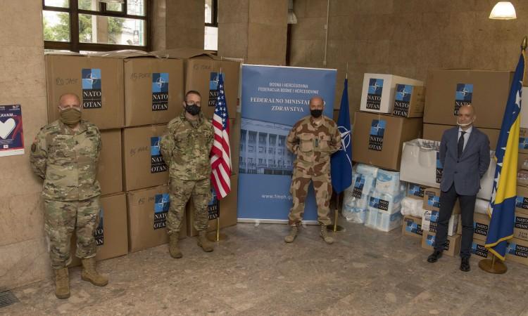 SAD i NATO dostavili BiH dodatne količine opreme za borbu protiv pandemije