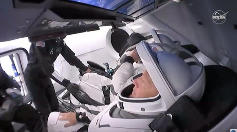Dvojica astronauta trebala provesti 19 sati “jureći” MSS - Avaz