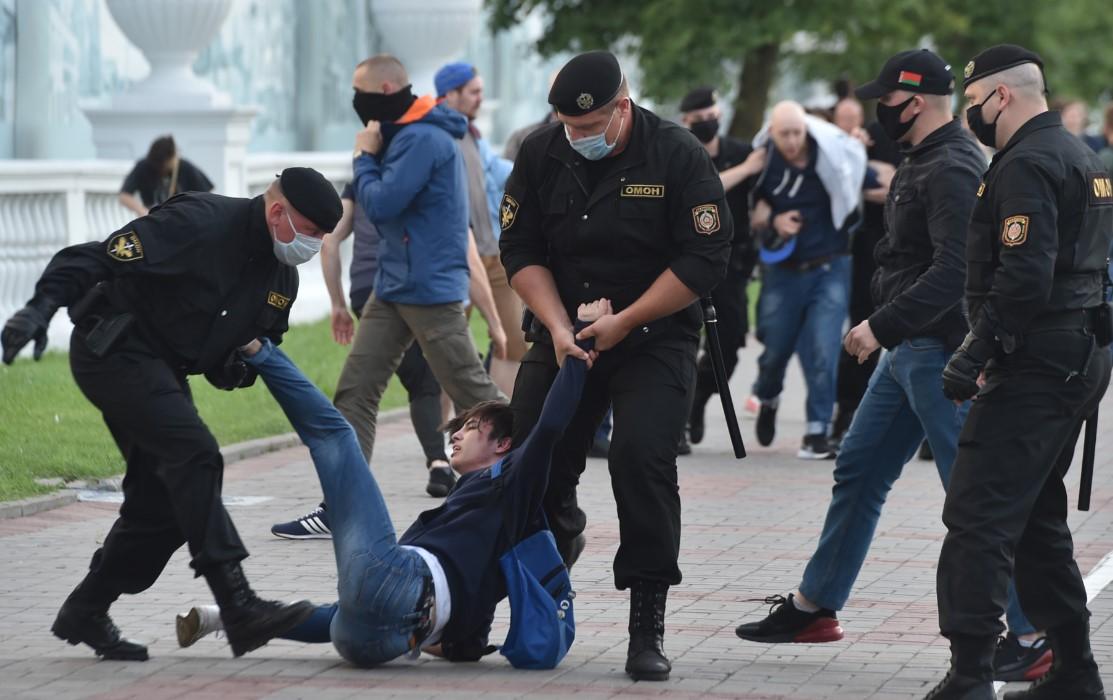 Burno i u Bjelorusiji: Policija hapsi demonstrante