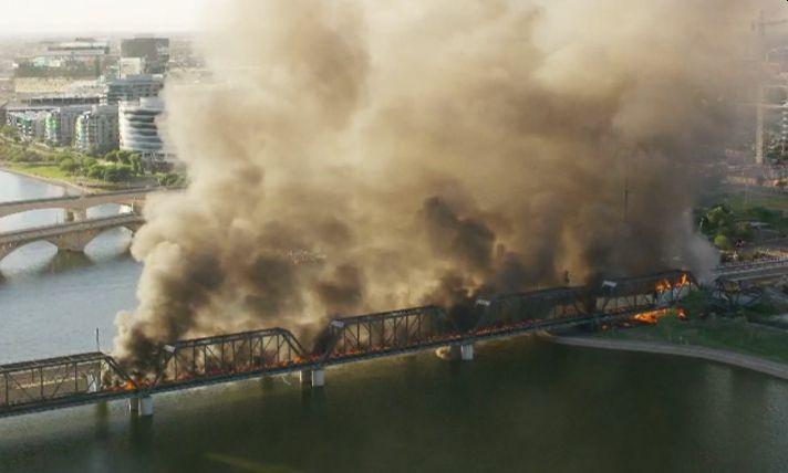 Veliki požar u Arizoni: Zapalio se voz nakon što je došlo do kvara na mostu