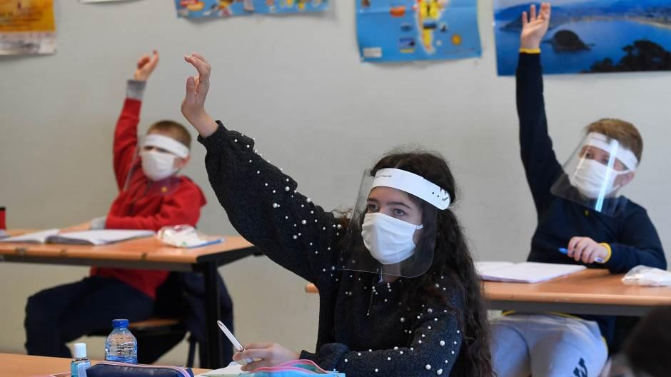 Hoće li djeca u učionicama biti s maskama i vizirima - Avaz
