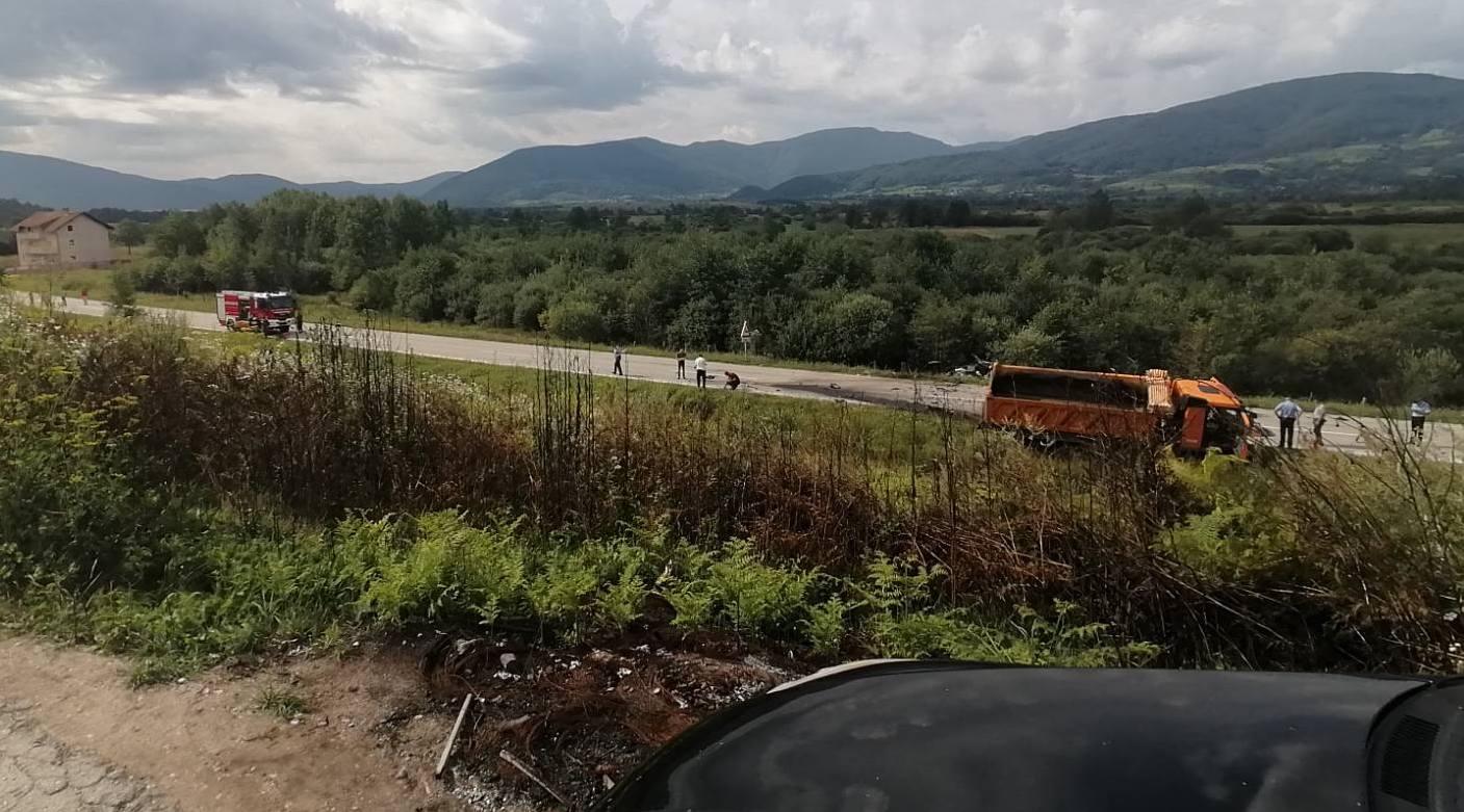 Teška saobraćajna nesreća kod Mrkonjić Grada: Poginuli supružnici i beba