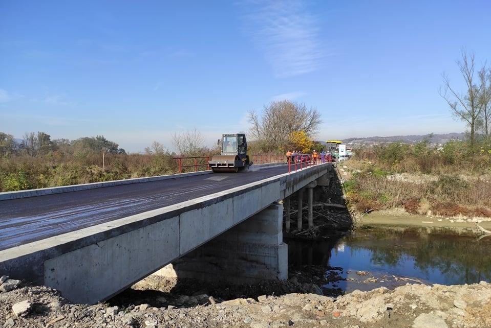 Danas je asfaltiran gornji dio mosta - Avaz