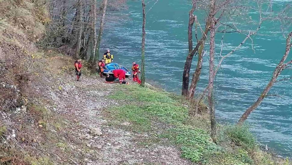 Fočanska policija spasila nestalog muškarca sa strme obale Drine