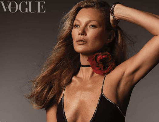 Kejt Mos na naslovnici januarskog "Voguea": Nikad nije bolje izgledala
