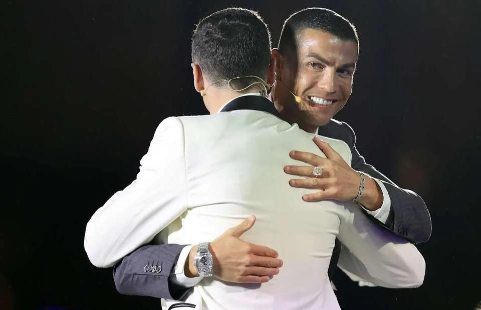 Ronaldo odbio nagradu za igrača godine i dao je Levandovskom
