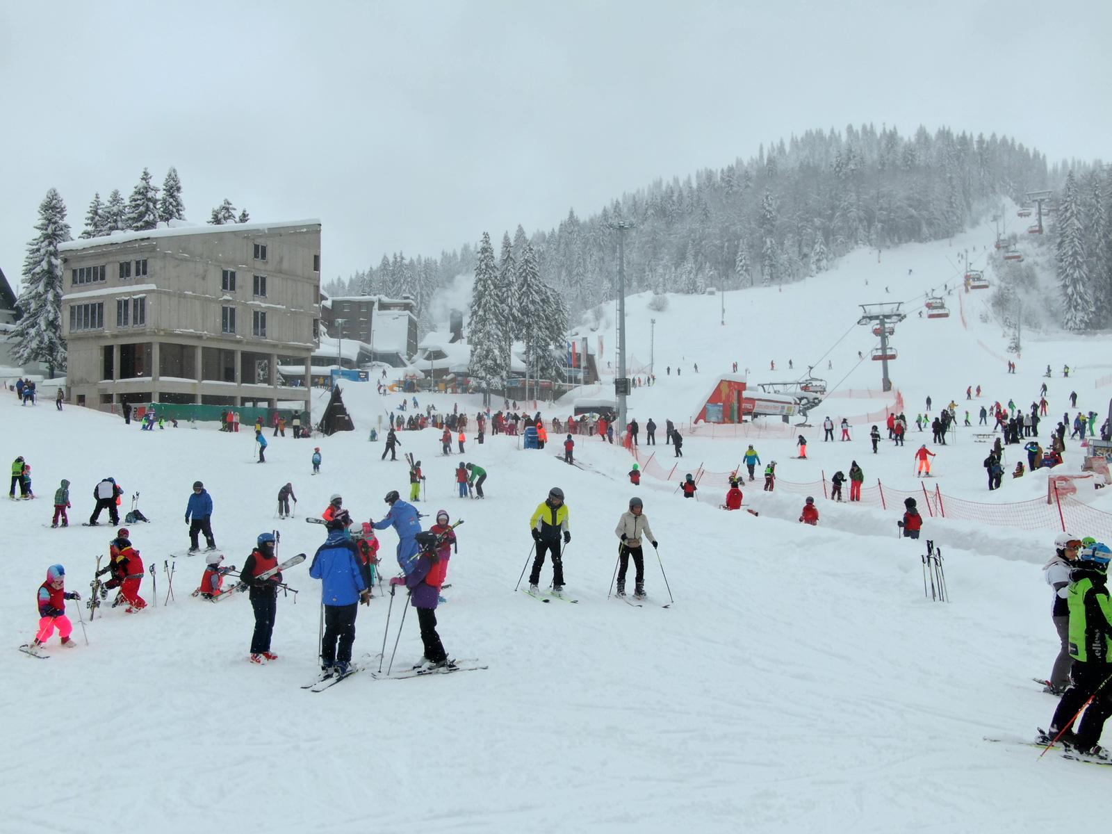 Jahorinu do sada posjetilo 150.000 skijaša, kapaciteti puni