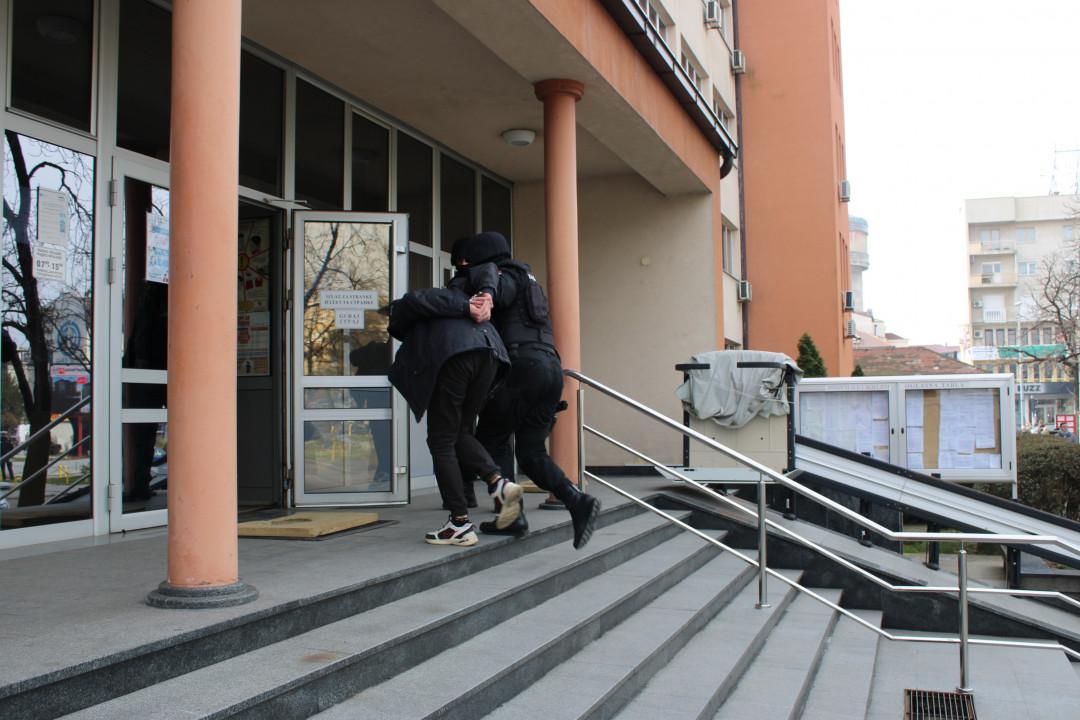 Nagodba za brutalne pljačkaše starice: Ko je ostavio ruksak sa 55.000 eura ispred zgrade