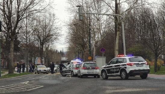 Udes u Sarajevu: Sudarila se tri vozila u Alipašinoj ulici, povrijeđena jedna osoba