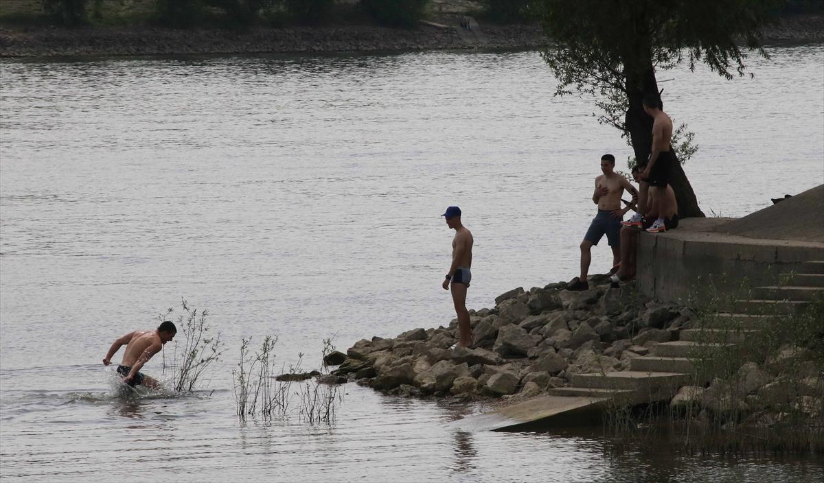 Novosađani iskoristili lijep dan za opuštanje uz Dunav - Avaz