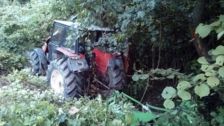 Nesreća kod Osmaka: Traktorom sletio s kolovoza