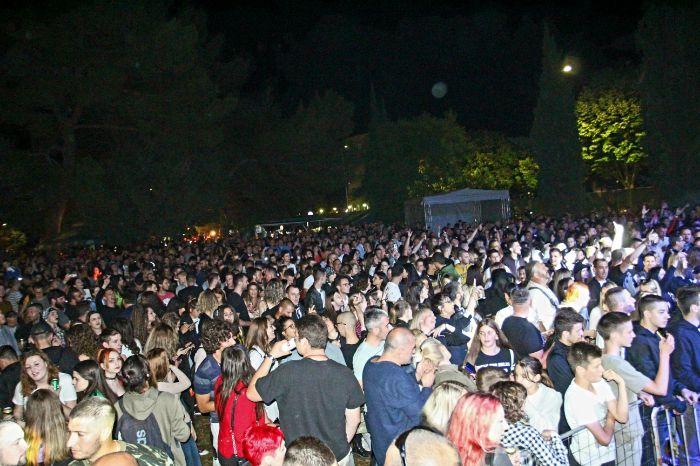 U BiH sinoć održan prvi koncert na otvorenom od početka pandemije