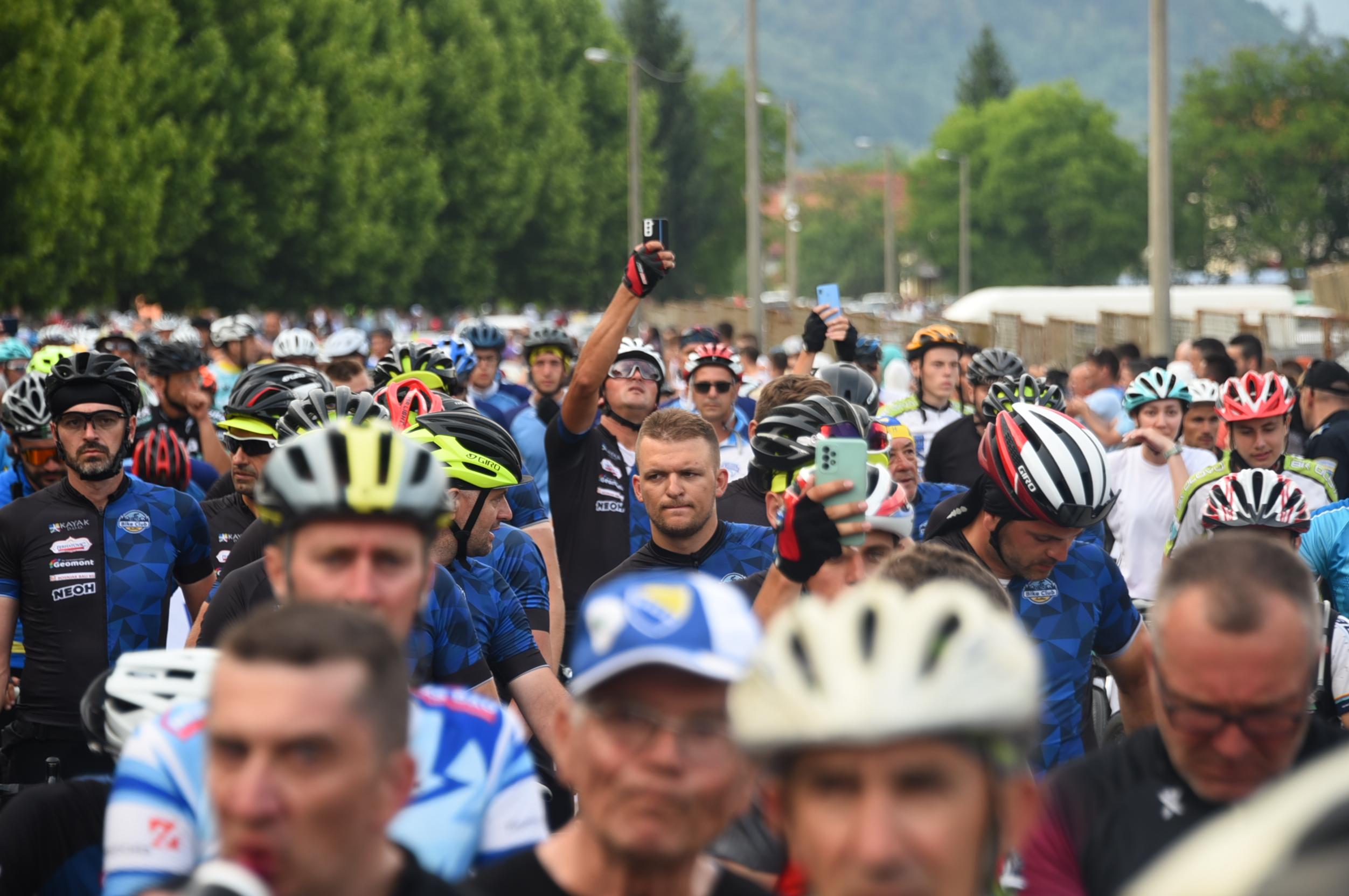 Više stotina biciklista, maratonaca i motociklista stiglo je u Potočare: I ove godine pod istim motom "da se ne zaboravi i ne ponovi"