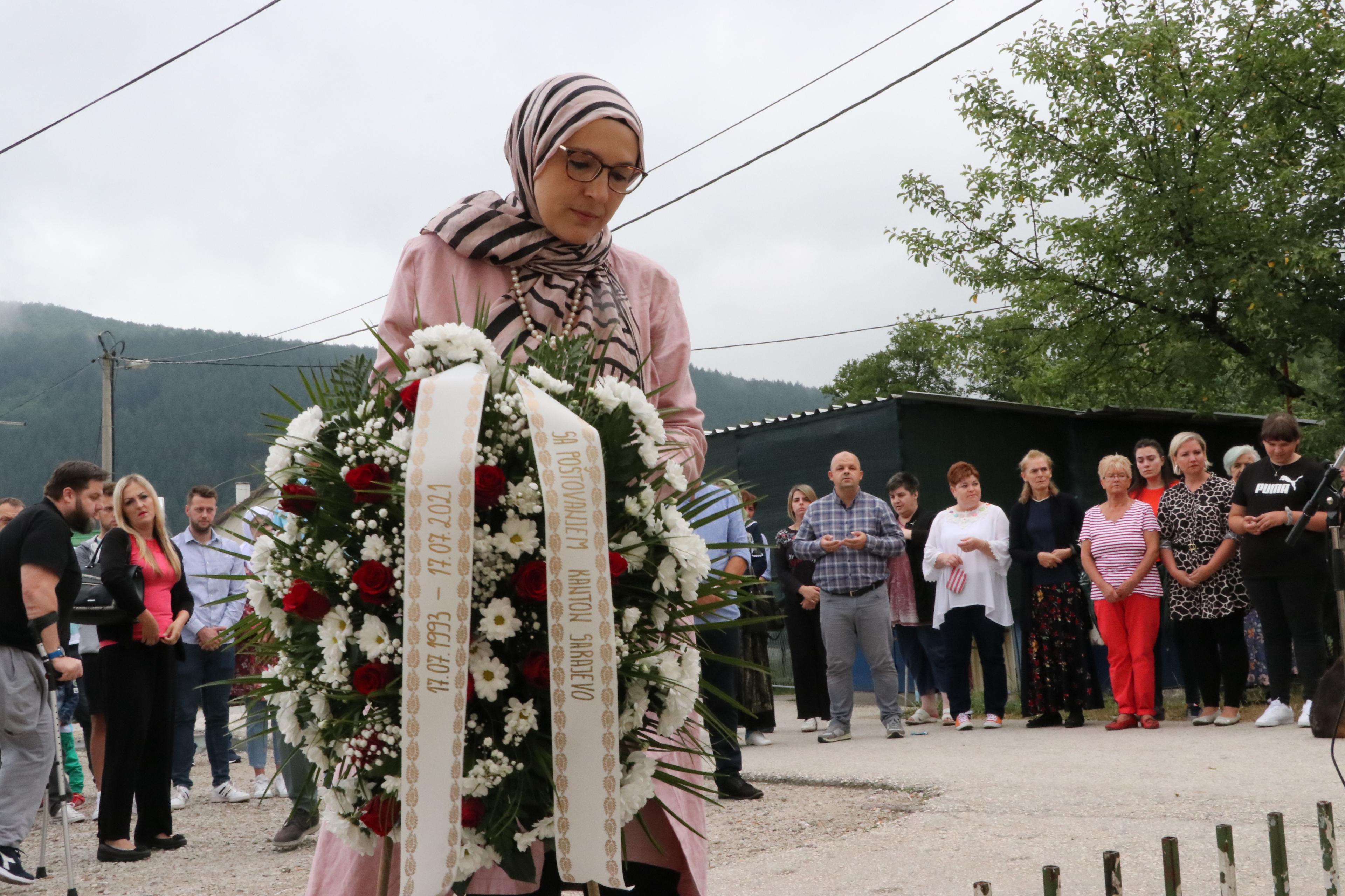 Obilježena 28. godišnjica masakra kod Osnovne škole "Hilmi ef. Šarić"